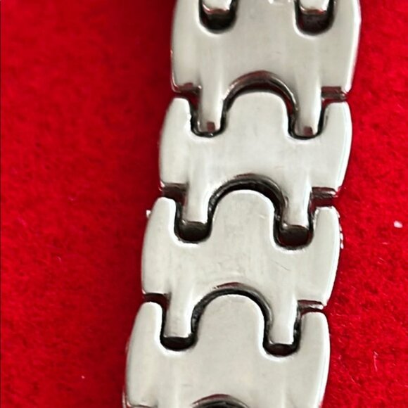 Geneva Silver and Gold Quartz Watch - Picture 6 of 6